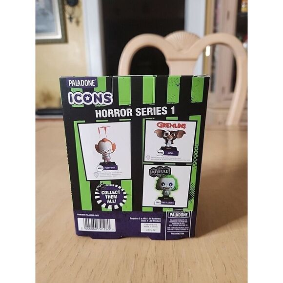BEETLEJUICE VINYL FIGURE LIGHT 003 LIGHTS UP HORROR SERIES 1 - Picture 3 of 3
